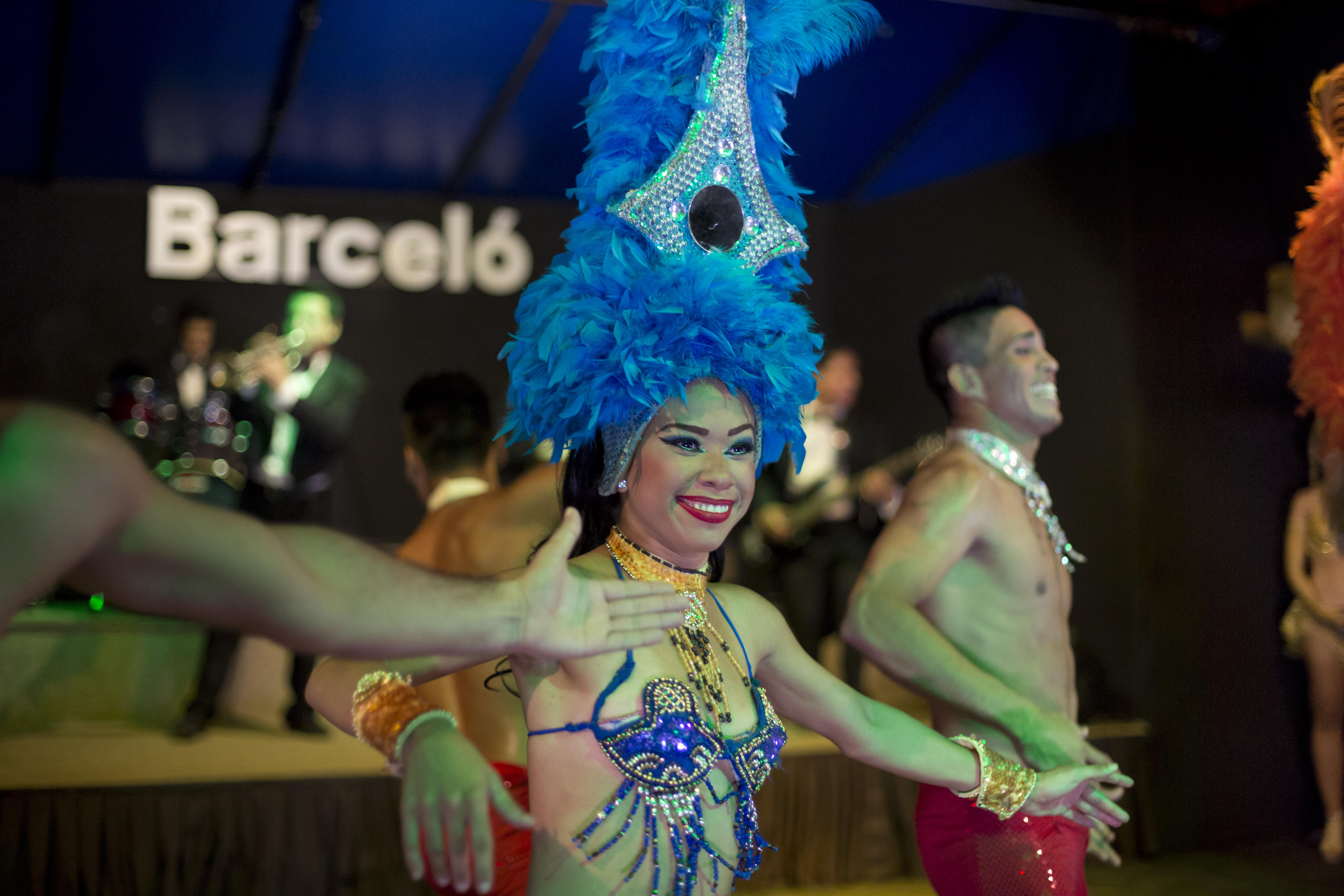 บาร์เซโล การ์มีนา - ออล อินคลูซีฟ Hotel มานซานิโญ ภายนอก รูปภาพ Samba dancers at the 2015 World Cup